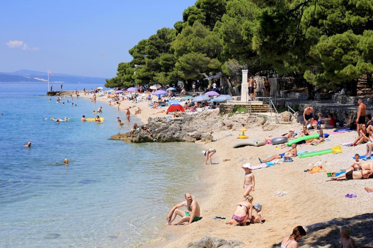 Apartments With A Parking Space Brela, Makarska - 18495 Dış mekan fotoğraf