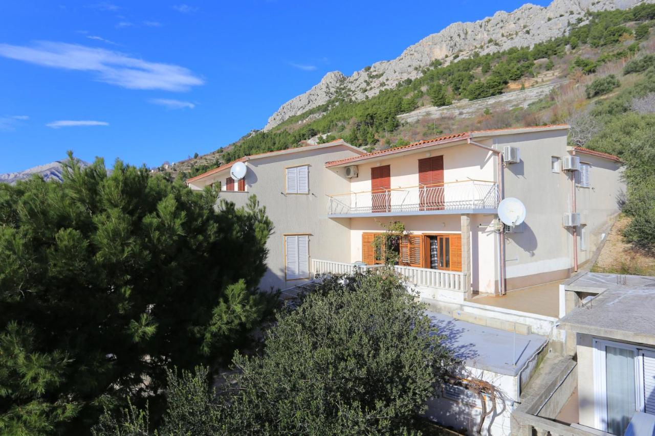 Apartments With A Parking Space Brela, Makarska - 18495 Dış mekan fotoğraf