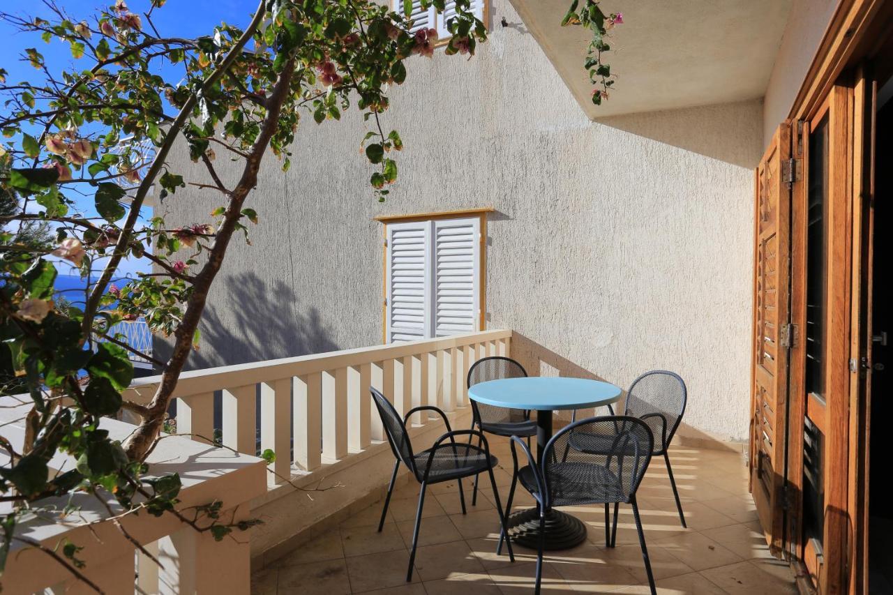 Apartments With A Parking Space Brela, Makarska - 18495 Dış mekan fotoğraf